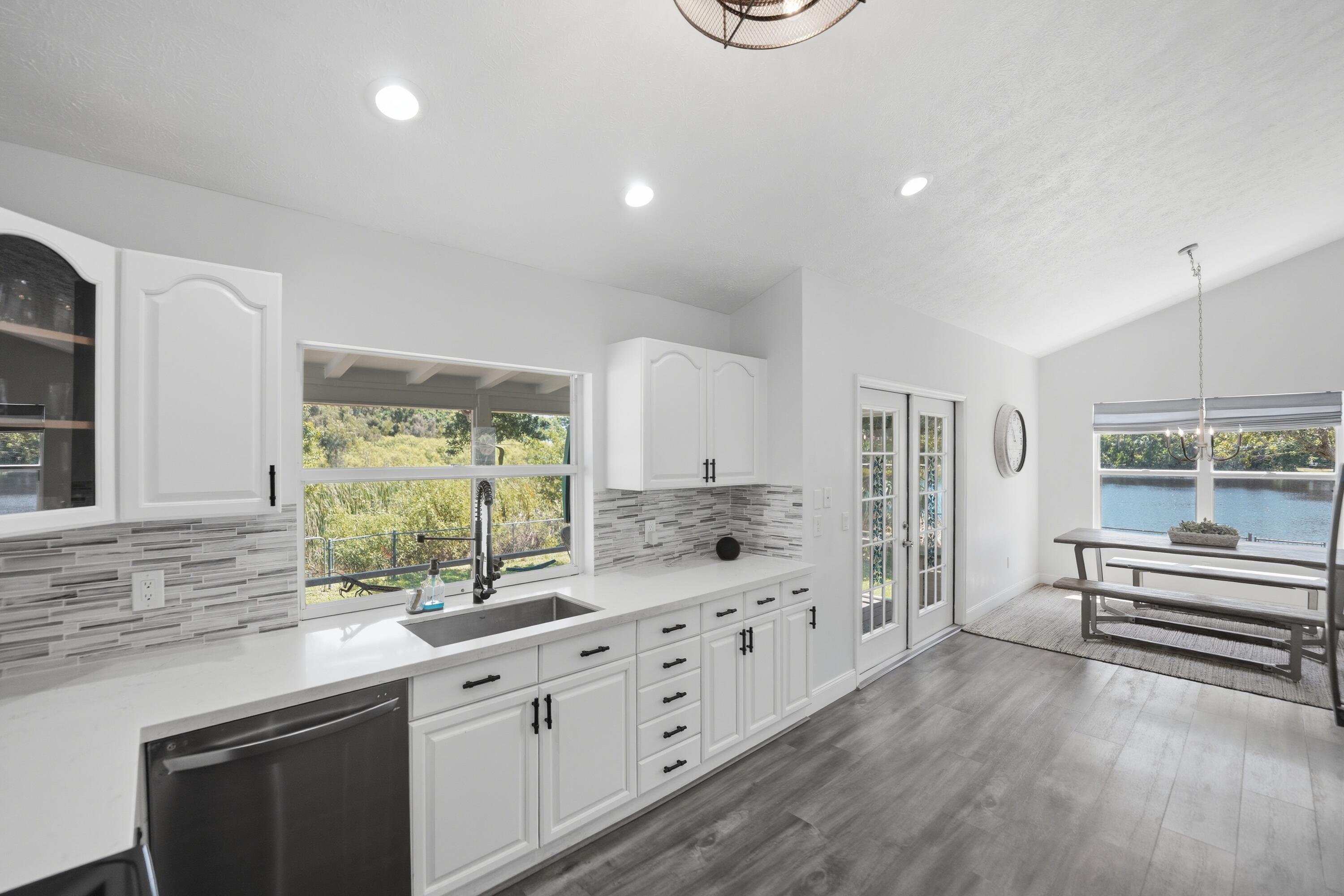 REGINA PALMS - Residential