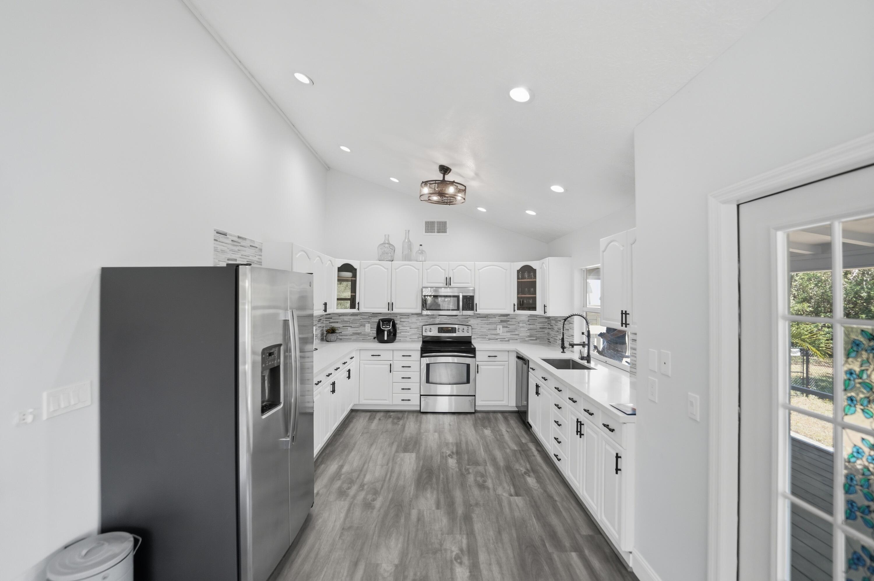 REGINA PALMS - Residential