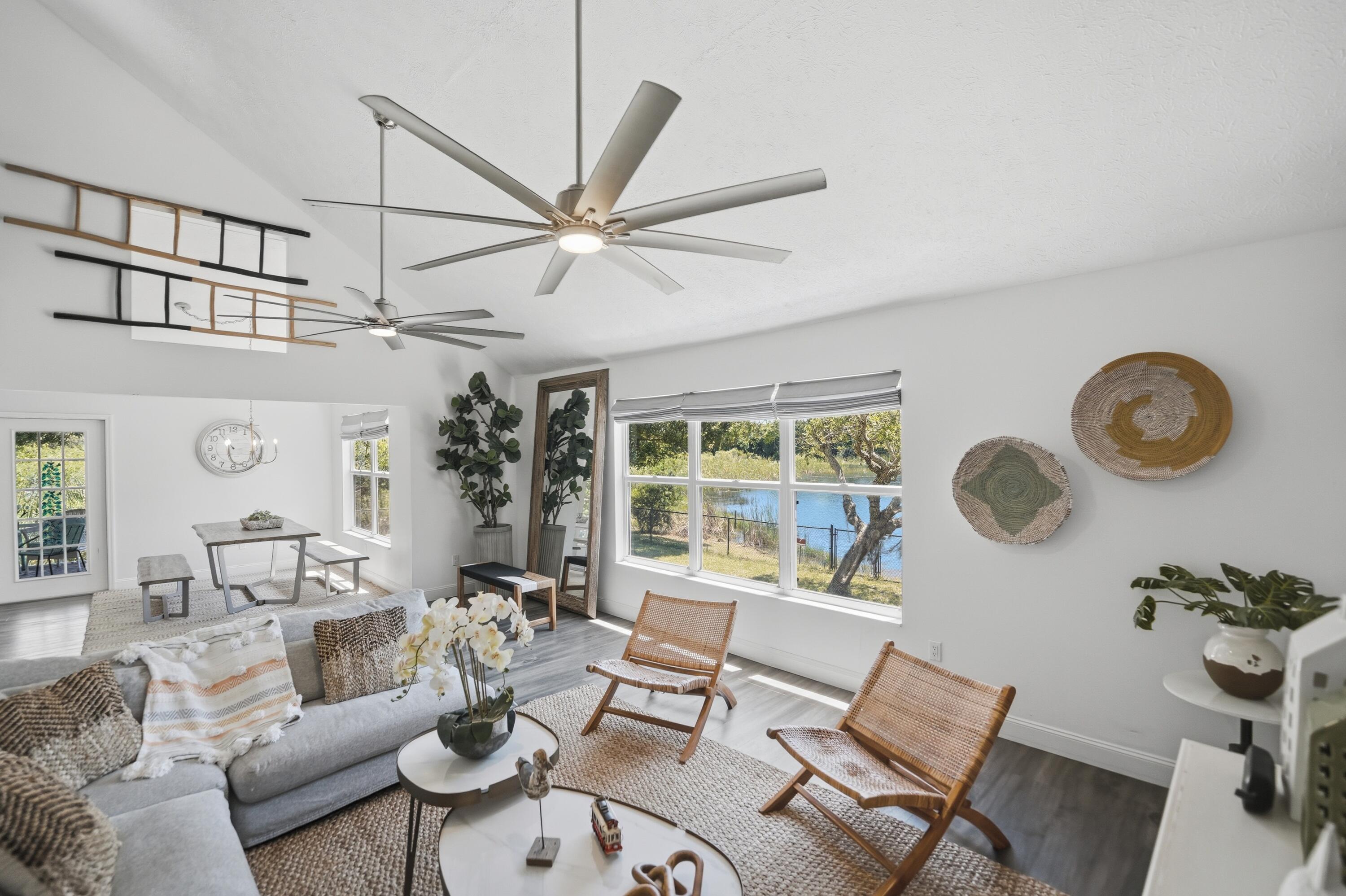 REGINA PALMS - Residential