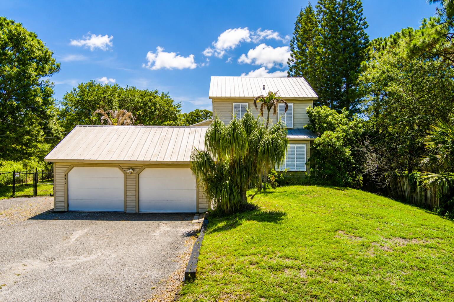 REGINA PALMS - Residential