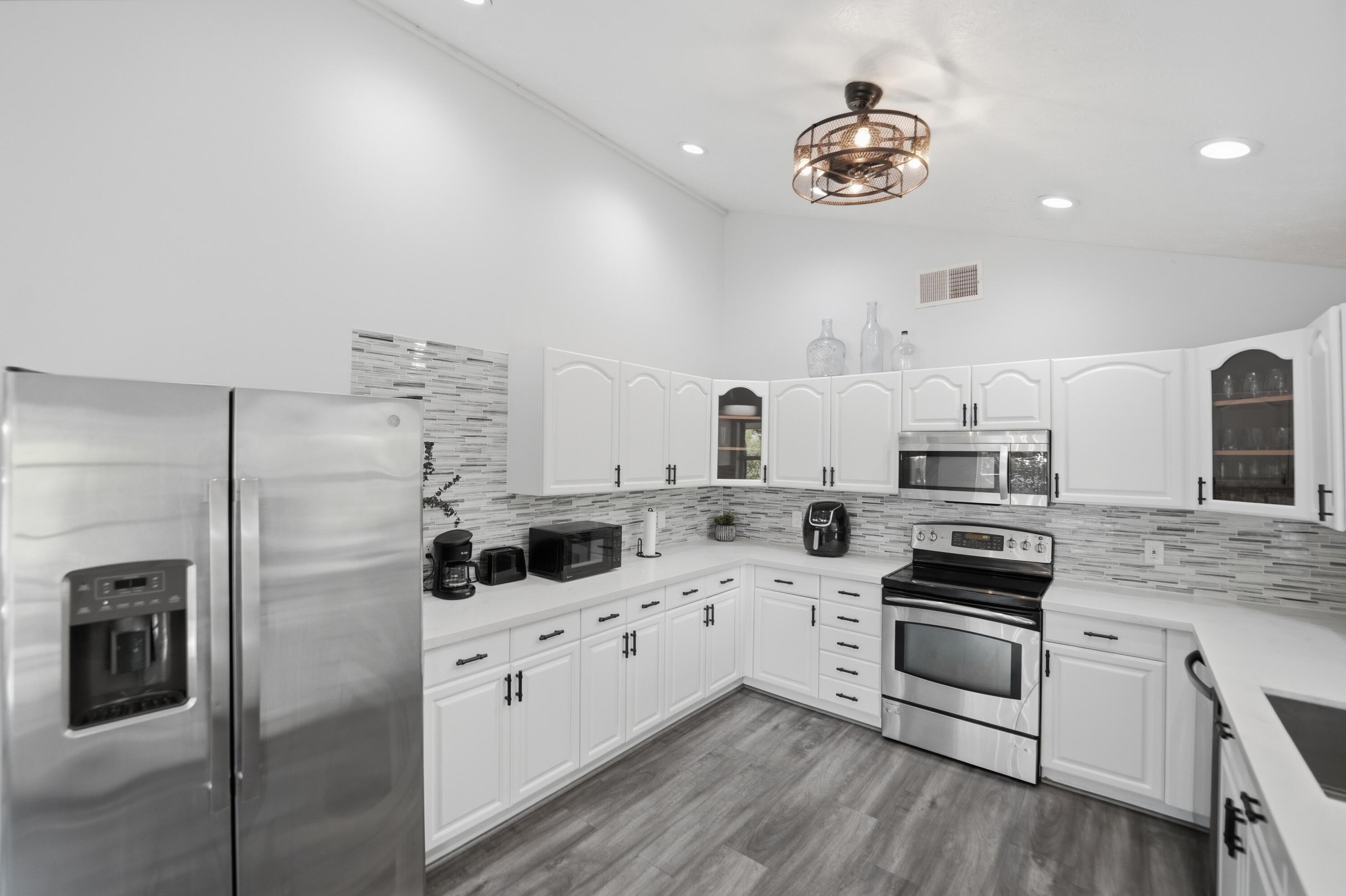 REGINA PALMS - Residential