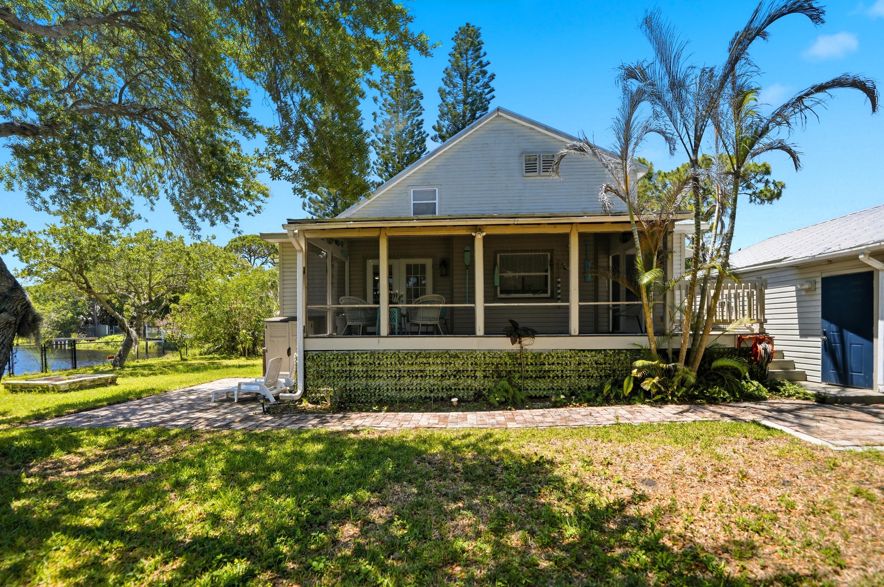 REGINA PALMS - Residential