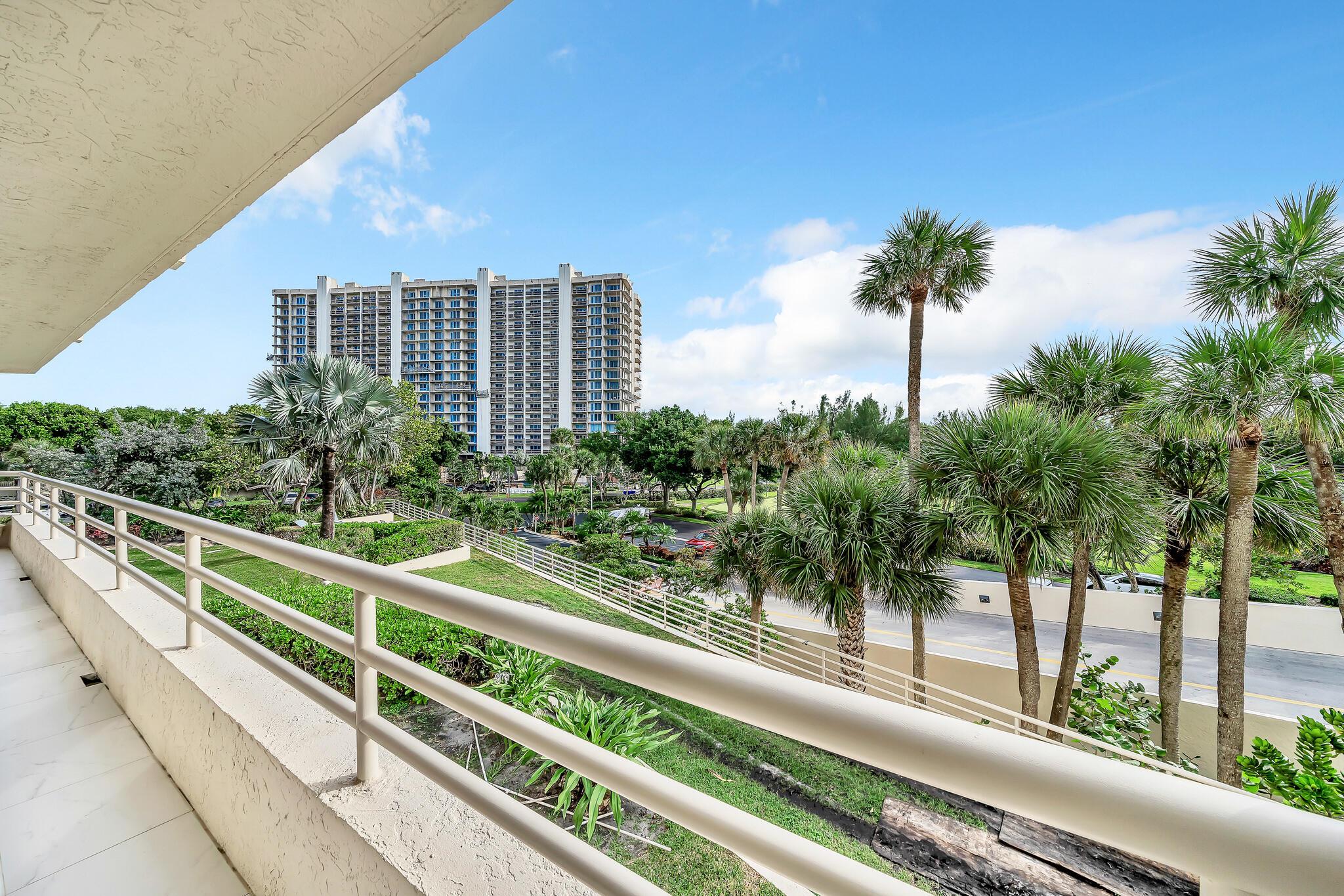 SEA RANCH CLUB OF BOCA II - Residential