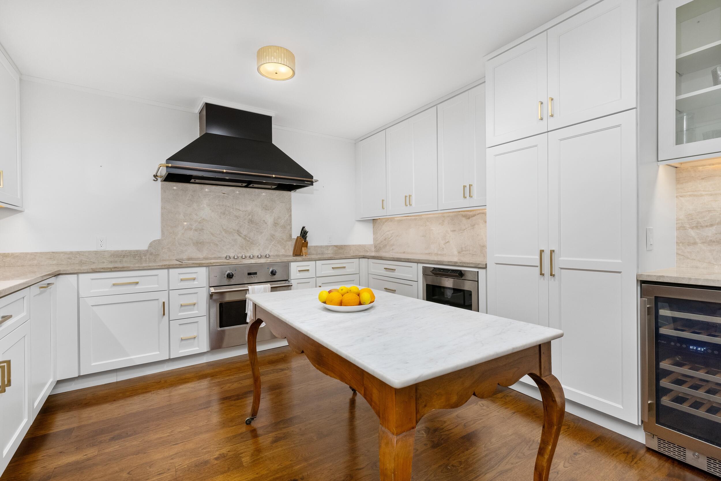 THREE HUNDRED OCEAN BLVD APTS INC - Residential