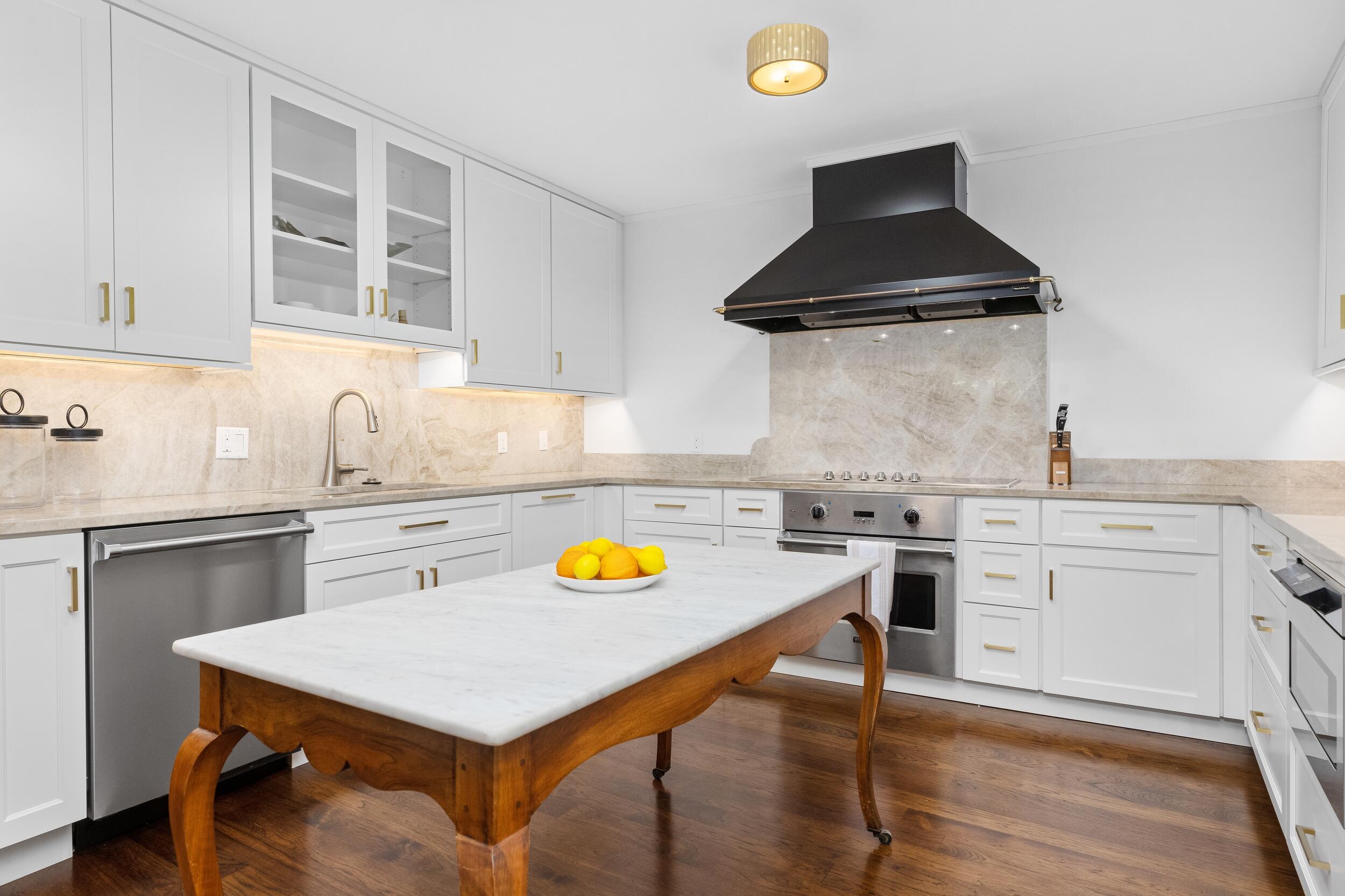 THREE HUNDRED OCEAN BLVD APTS INC - Residential