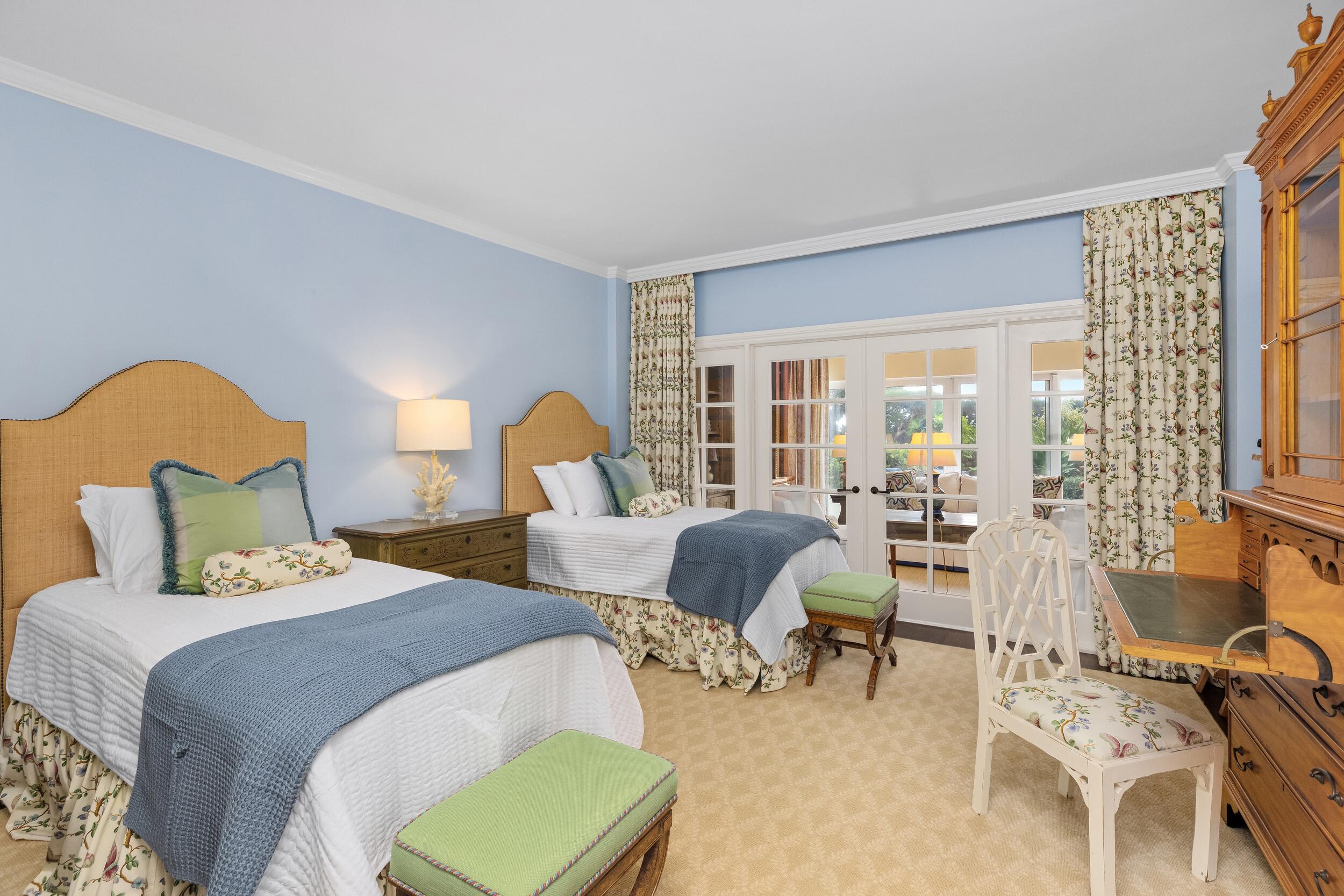 THREE HUNDRED OCEAN BLVD APTS INC - Residential