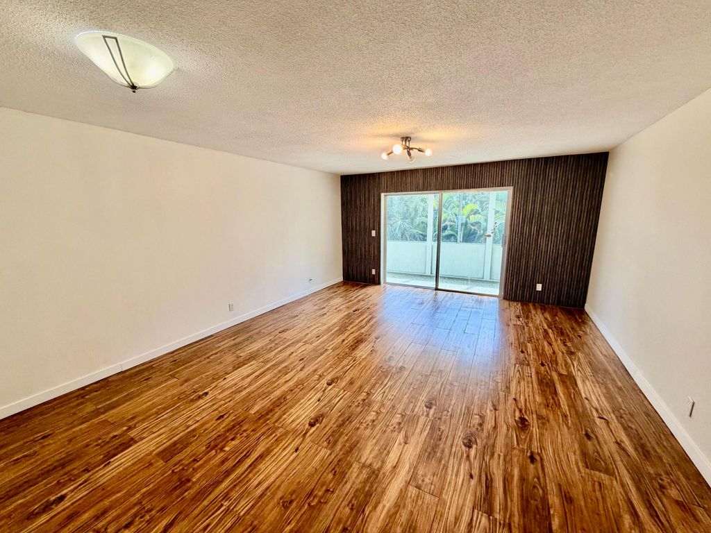 Photo of 1000 NE 14th Avenue #304, Hallandale Beach, FL 33009 (MLS # B26017551)