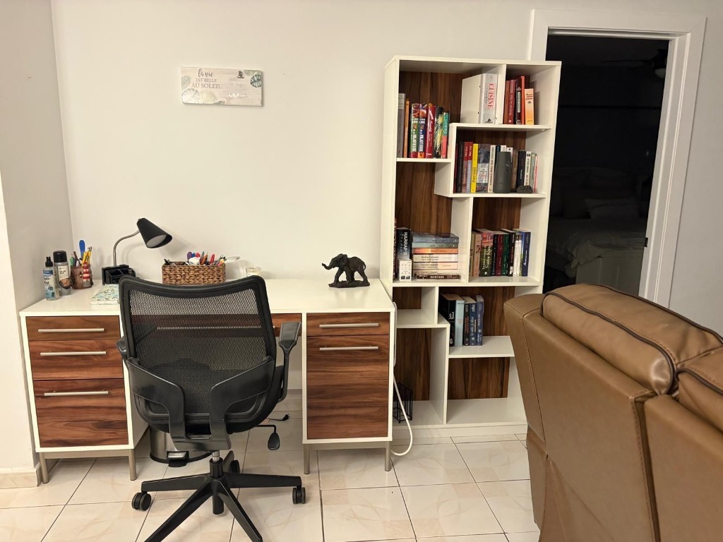 450 Paradise Isle Boulevard 201