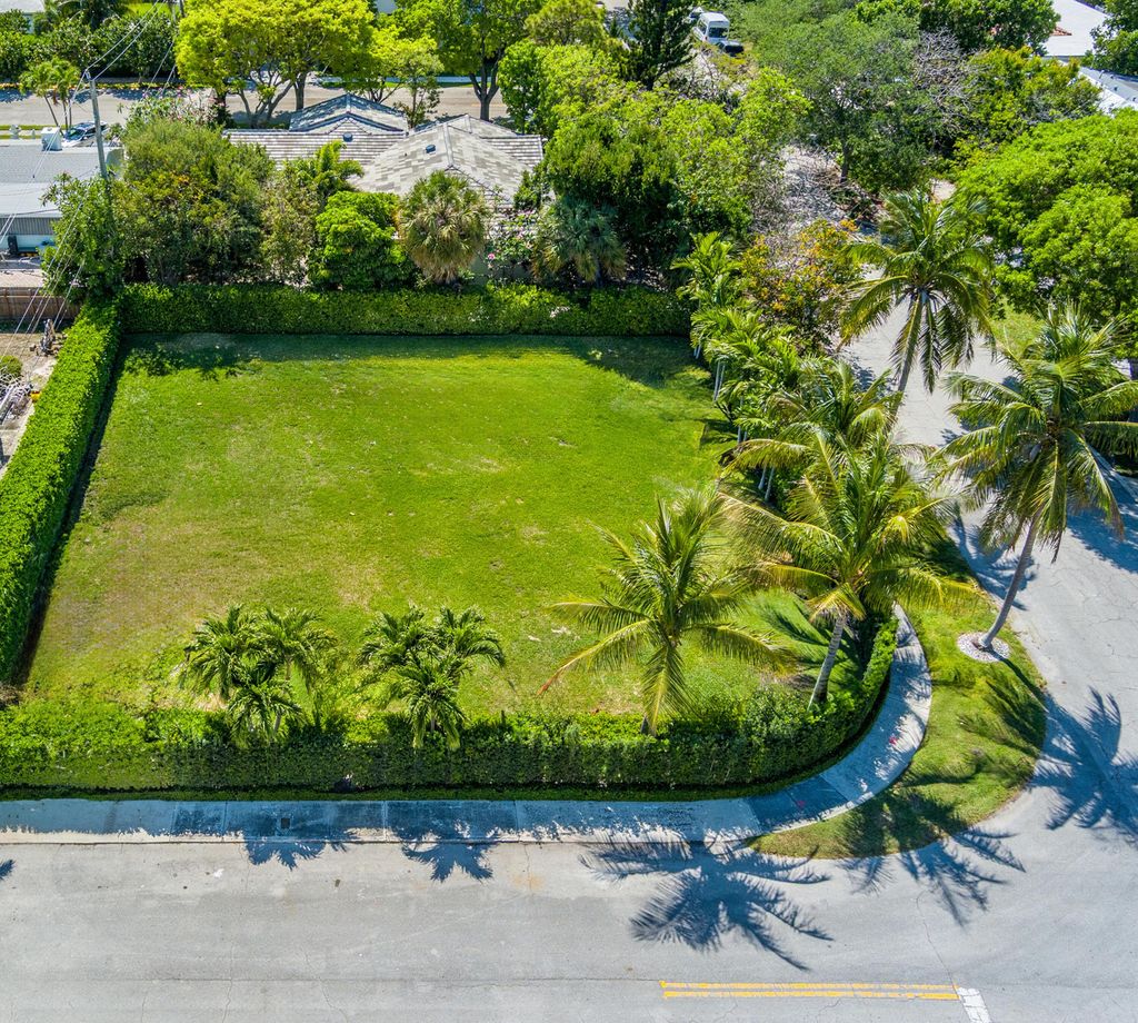 Photo of 8001 Arlington Place, West Palm Beach, FL 33405 (MLS # B26026927)