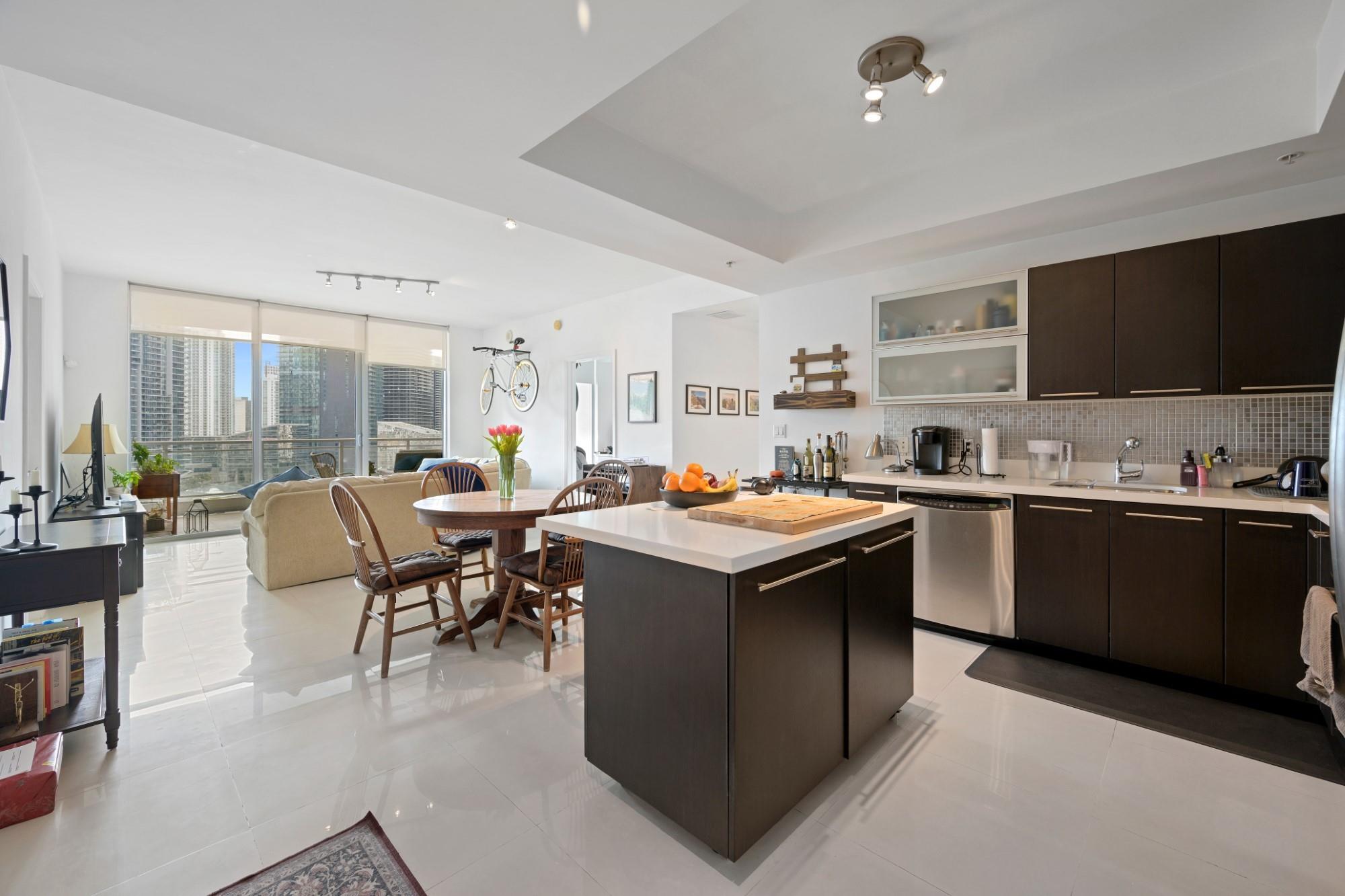 90 SW 3rd St 2413