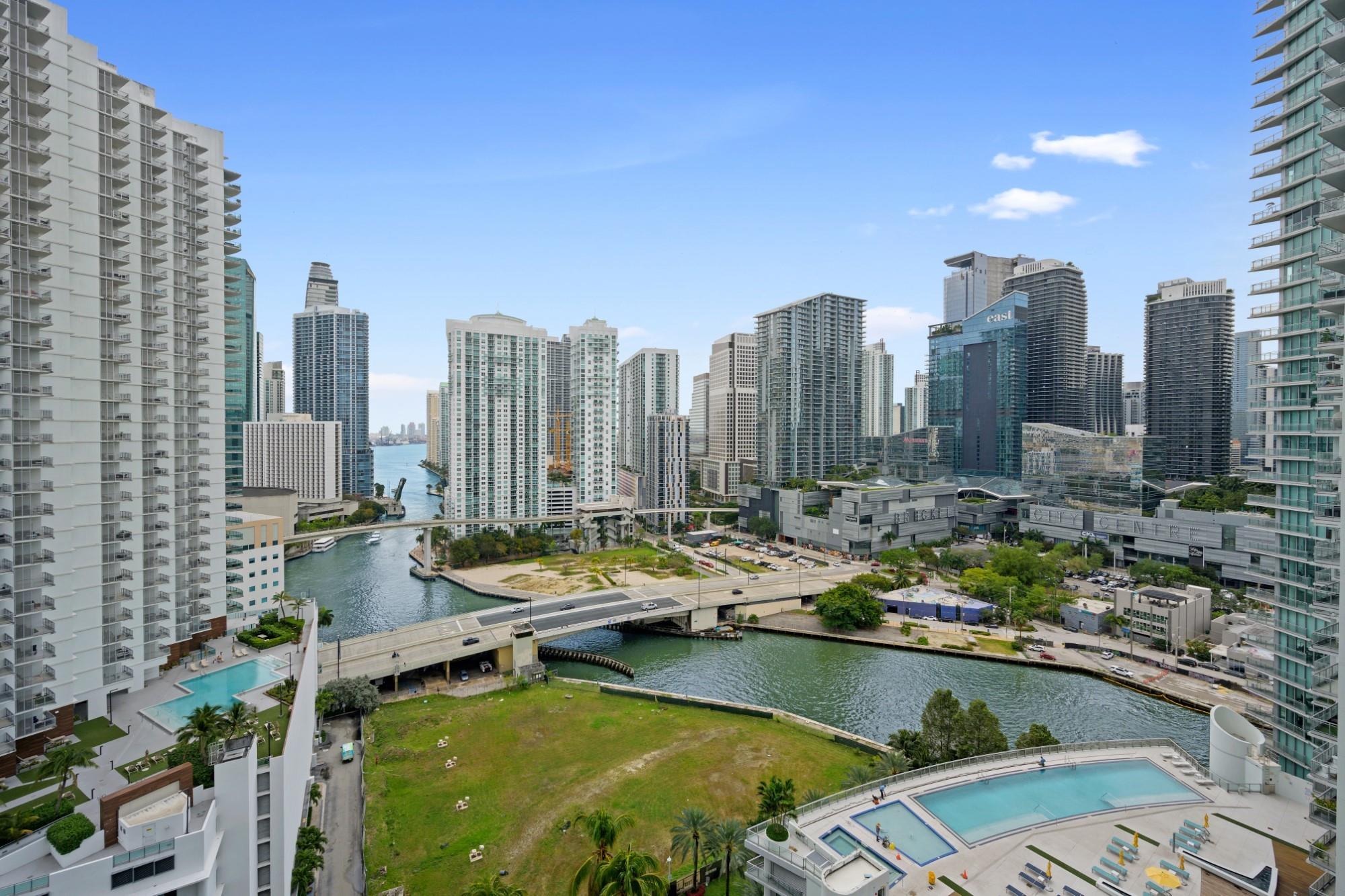 Welcome to Paradise. Enjoy breathtaking water and city views from the 24th floor of this 2b/2b condo in one of Miami's hottest areas. The condo features 2 bedrooms with in-suite master bathroom, walk-in closet, and brand-new washer & dryer. This private riverfront guard gated community has top notch amenities including an infinity edge pool, lap pool, sauna/spa, fully equipped gym, children's play area, business center, 24/7 security, & 24-hour concierge service, valet parking with a mini market downstairs, restaurants and on-site dry cleaning. Walking distance to Brickell City Center & Downtown.