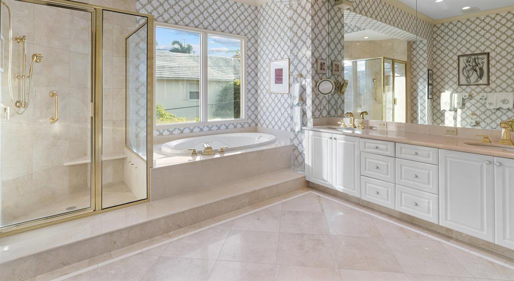 OCEAN PARK ROBBINS - Residential