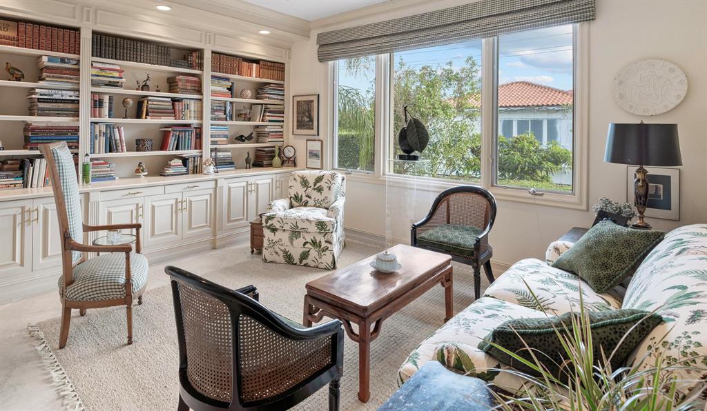 OCEAN PARK ROBBINS - Residential