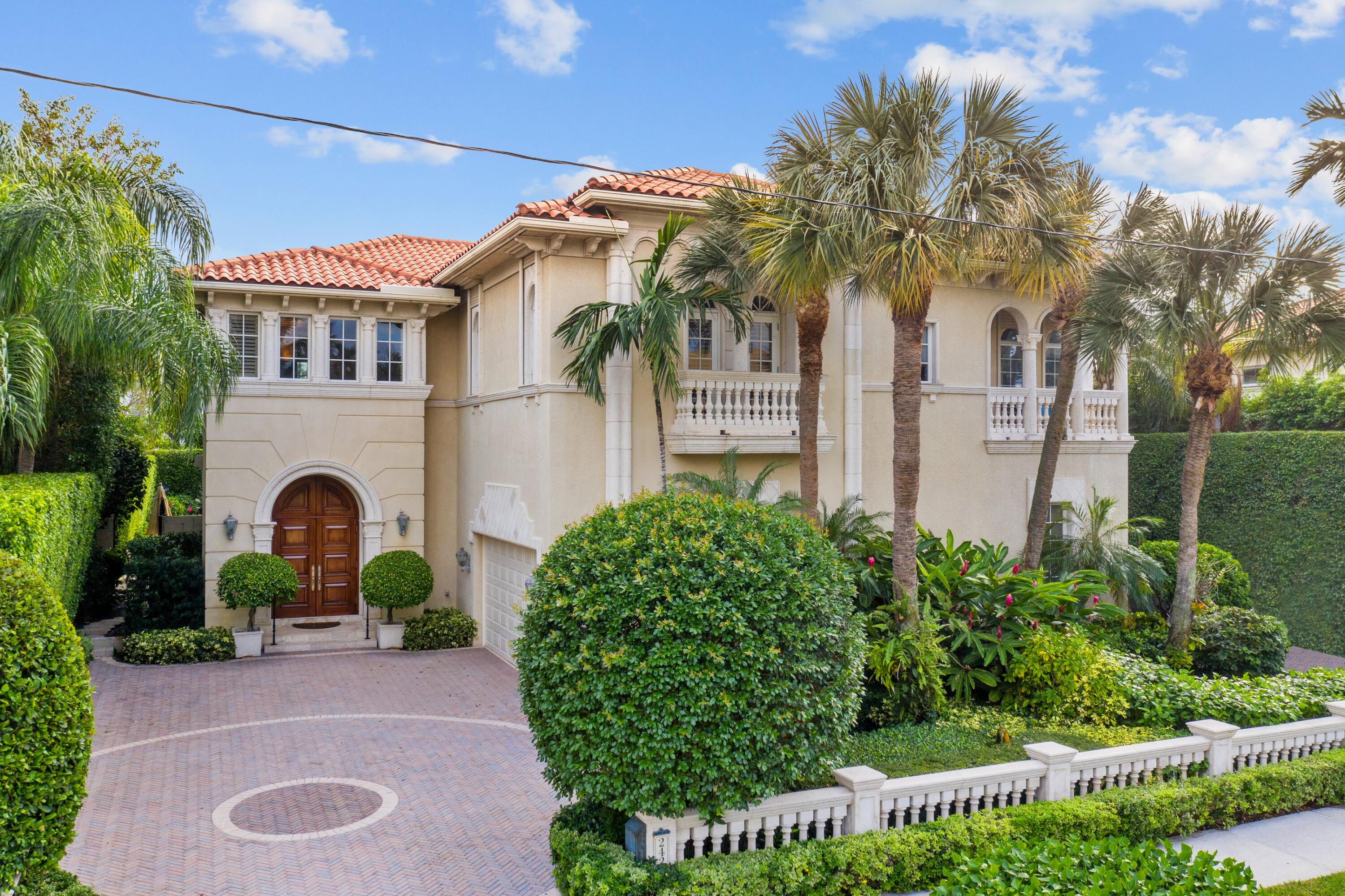 OCEAN PARK ROBBINS - Residential