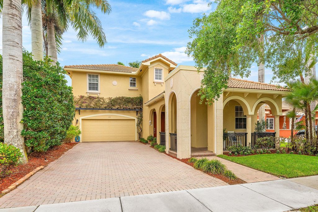 Photo of 123 Via Castilla, Jupiter, FL 33458 (MLS # B26014642)