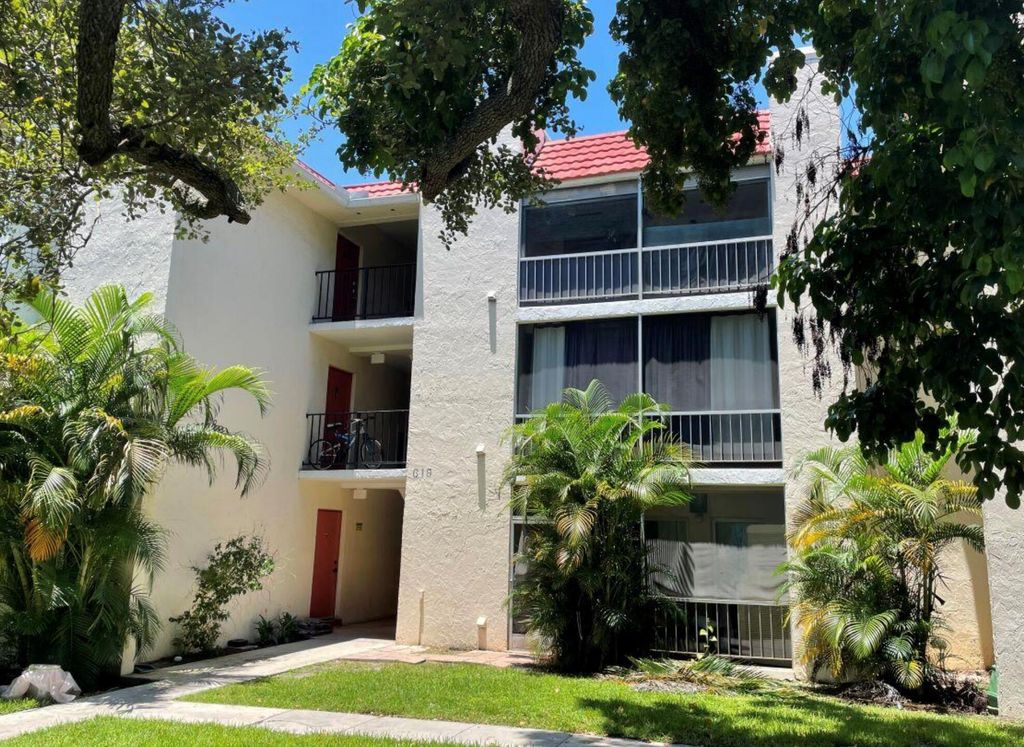 Photo of 618 NW 13th Street #11, Boca Raton, FL 33486 (MLS # R11077669)