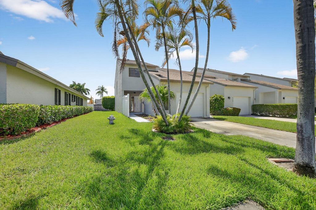 Photo of 6730 Canary Palm Circle, Boca Raton, FL 33433 (MLS # R11105874)