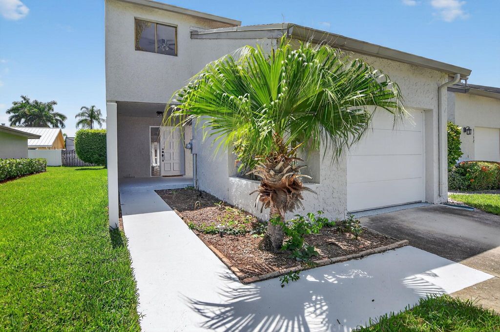 Photo of 6730 Canary Palm Circle, Boca Raton, FL 33433 (MLS # R11105874)