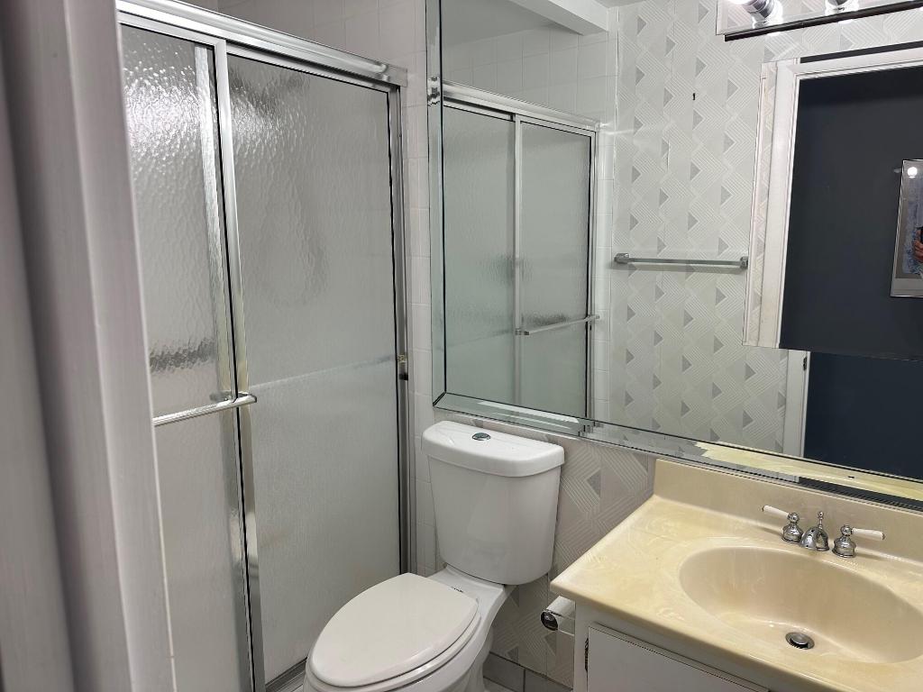 PALM GREENS AT VILLA DEL RAY CONDO II - Residential