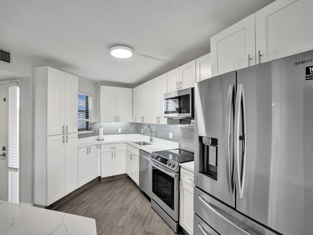 5851 E Camino Del Sol 305