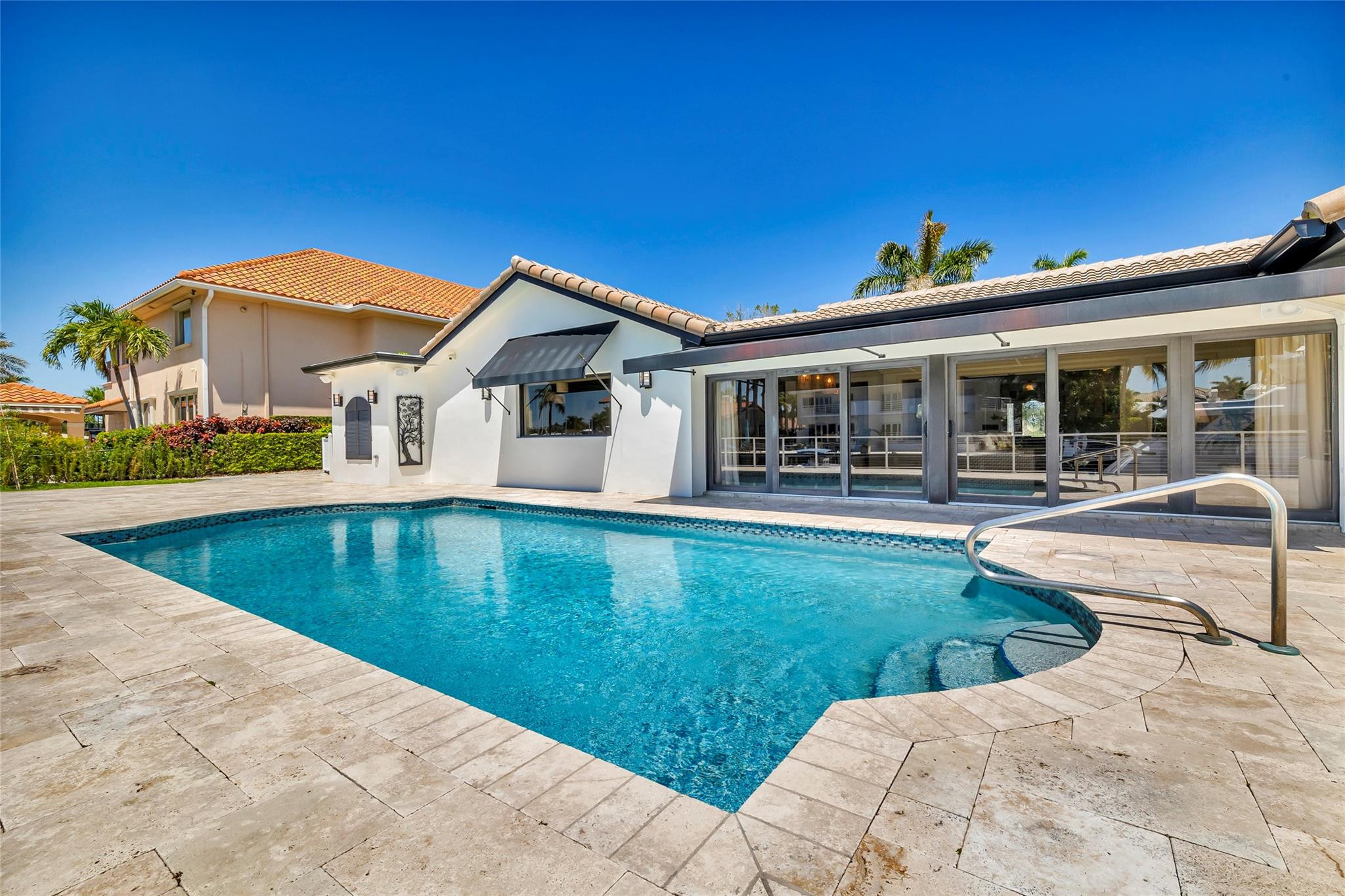SUNRISE KEY - Residential