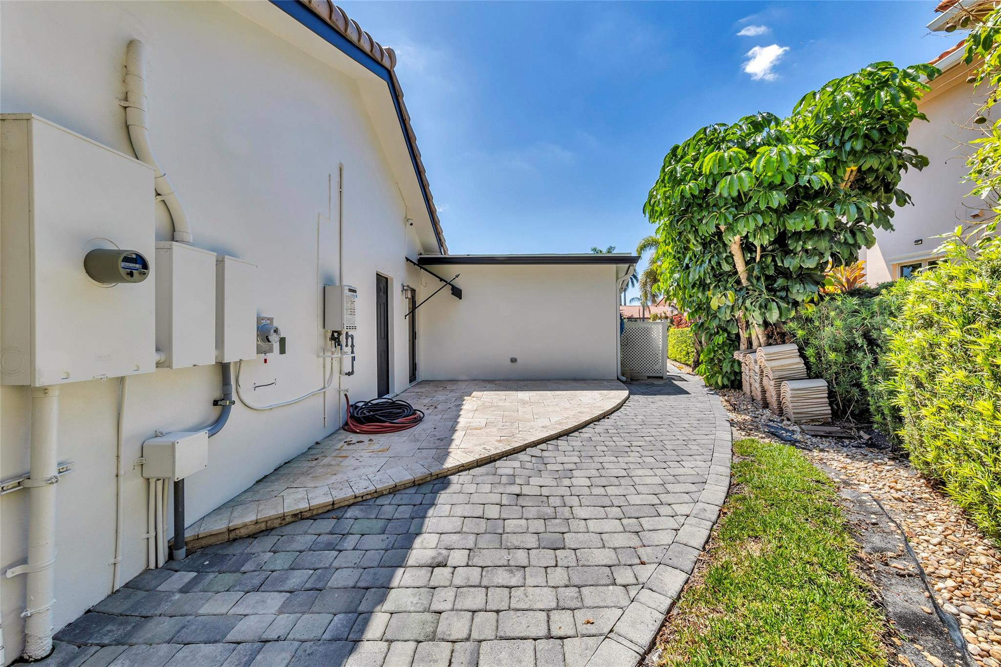 SUNRISE KEY - Residential