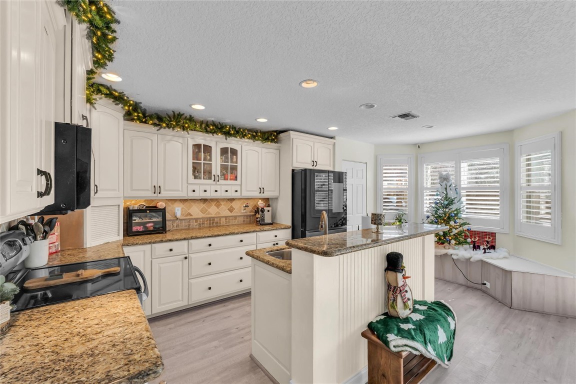 View photos, virtual tours, details... 6840 NW 26th Street