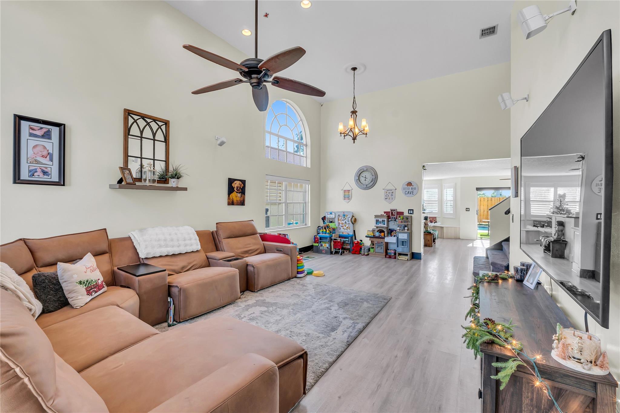 HOLIDAY SPRINGS EAST - Residential