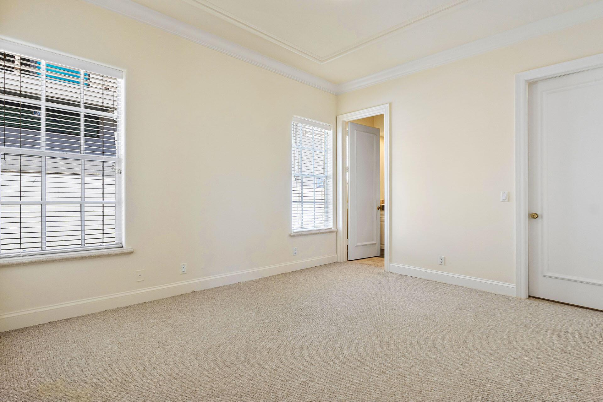 ROYAL PALM YACHT & COUNTR - Residential