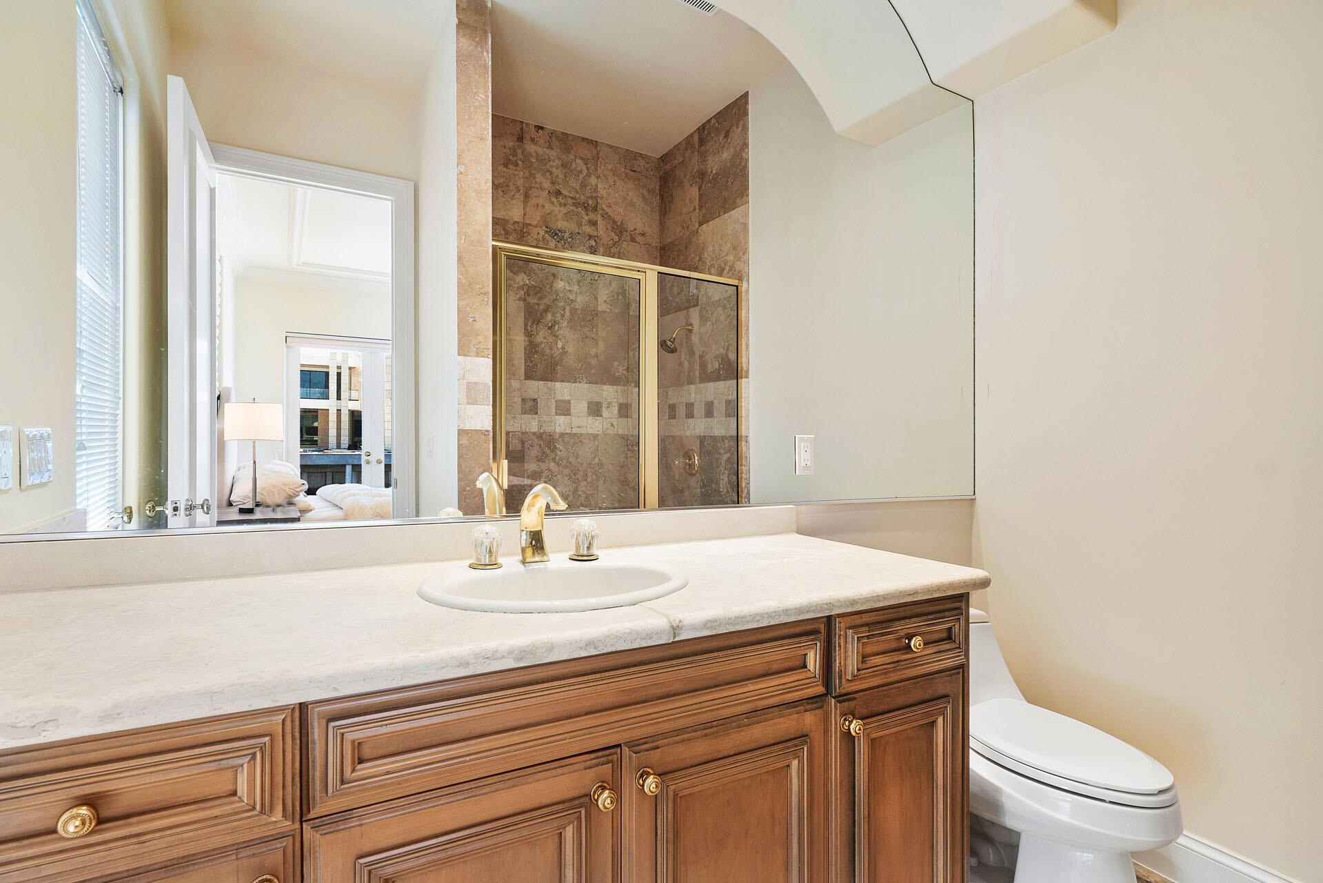 ROYAL PALM YACHT & COUNTR - Residential