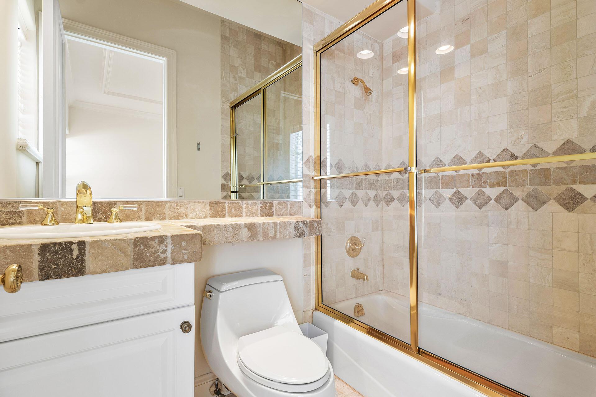 ROYAL PALM YACHT & COUNTR - Residential