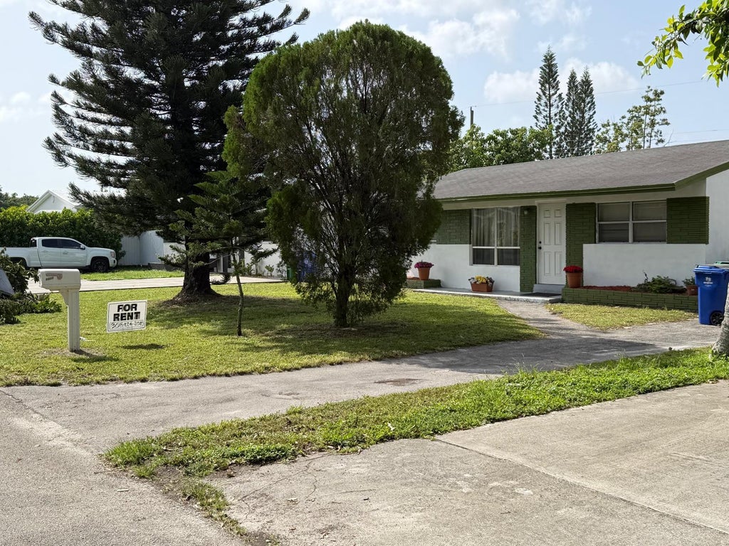 Photo of 6328 SW 20TH Street, Miramar, FL 33023 (MLS # B26055943)