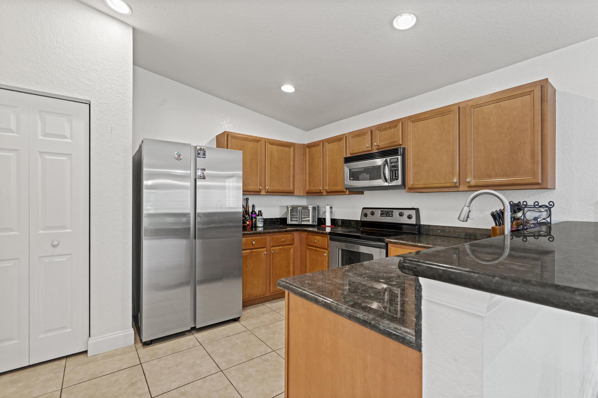 FOURTH  REPLAT OF PORTOFI - Residential