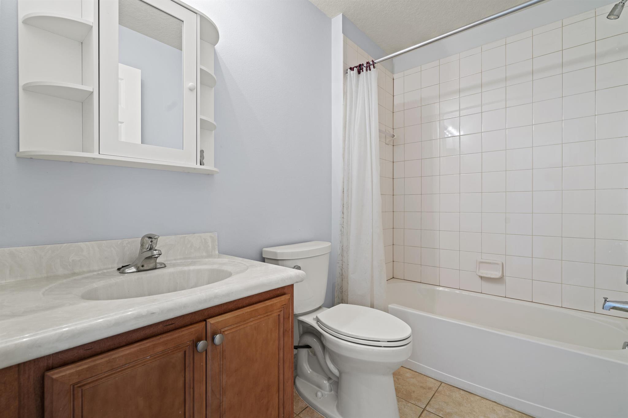 FOURTH  REPLAT OF PORTOFI - Residential