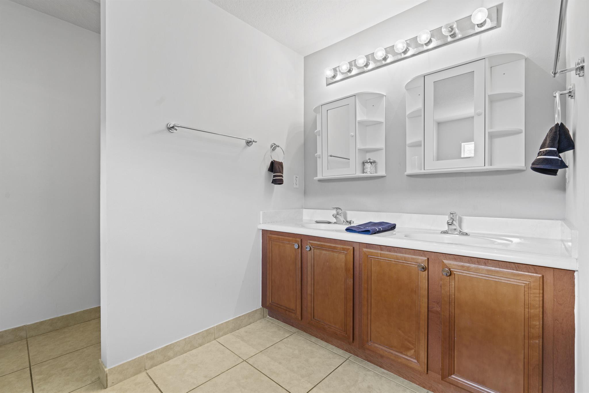 FOURTH  REPLAT OF PORTOFI - Residential