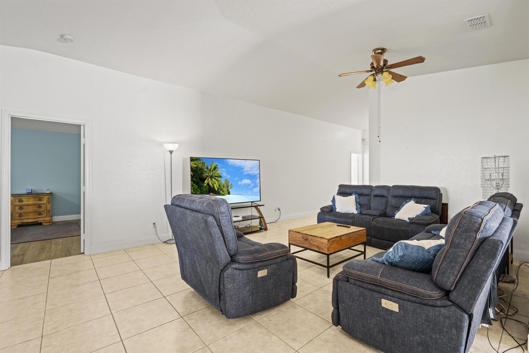 FOURTH  REPLAT OF PORTOFI - Residential