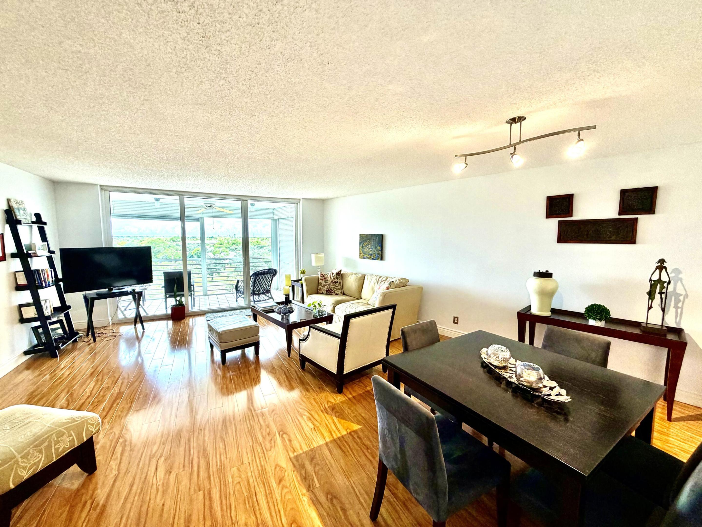 3499 Oaks Way 806