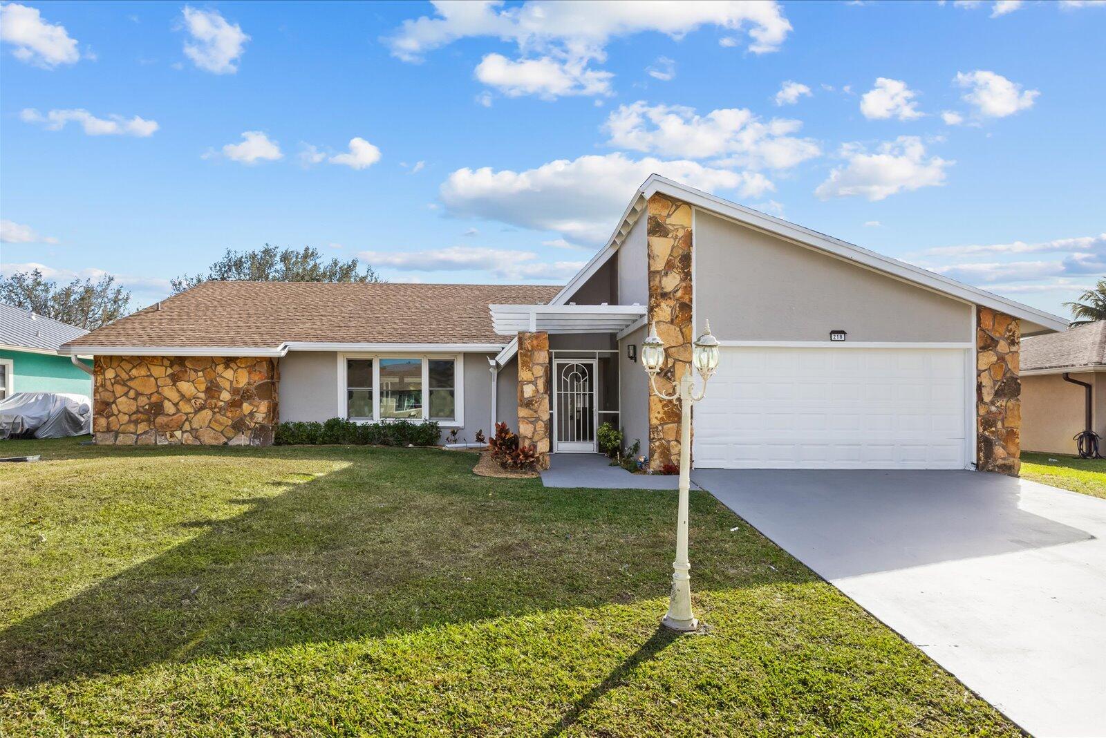 218 Las Palmas Street