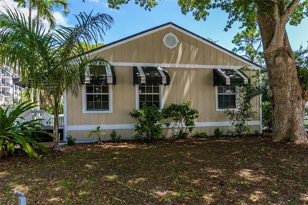 Photo of 900 S Andrews Avenue, Fort Lauderdale, FL 33316 (MLS # F10501655)