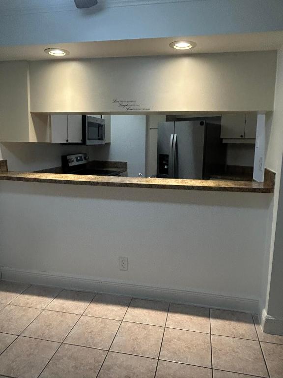 SOMERSET - Residential Lease