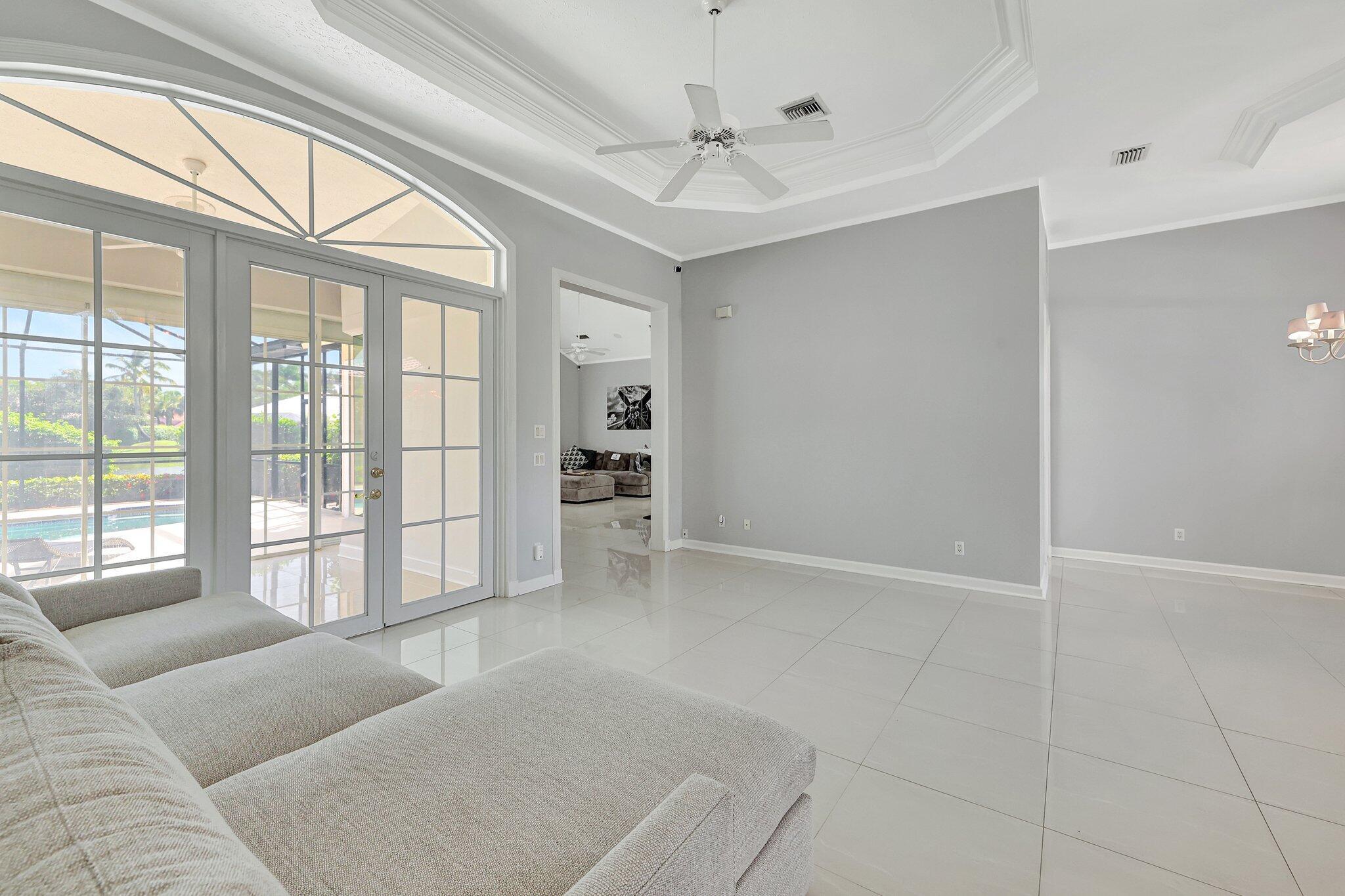 COUNTRY CLUB POINTE - Residential