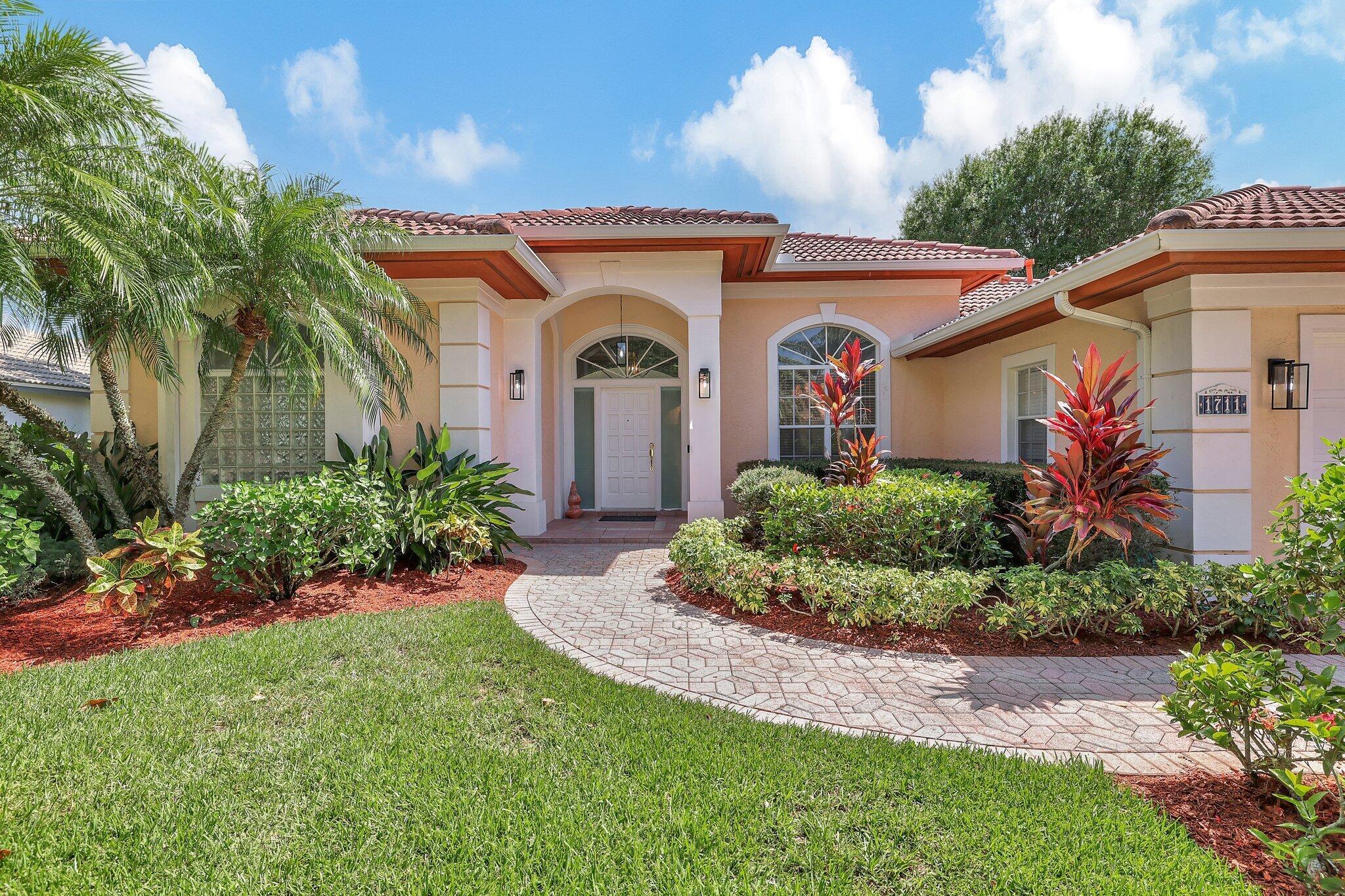 COUNTRY CLUB POINTE - Residential