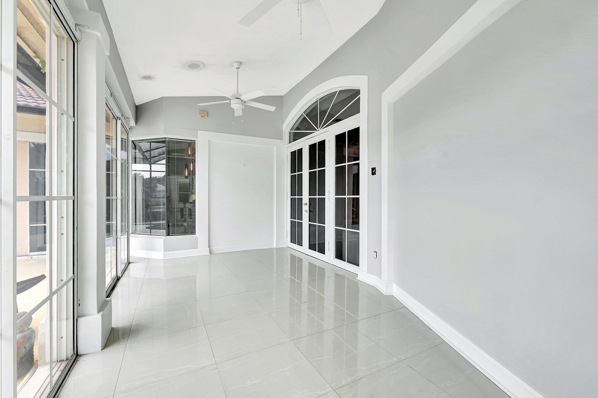 COUNTRY CLUB POINTE - Residential