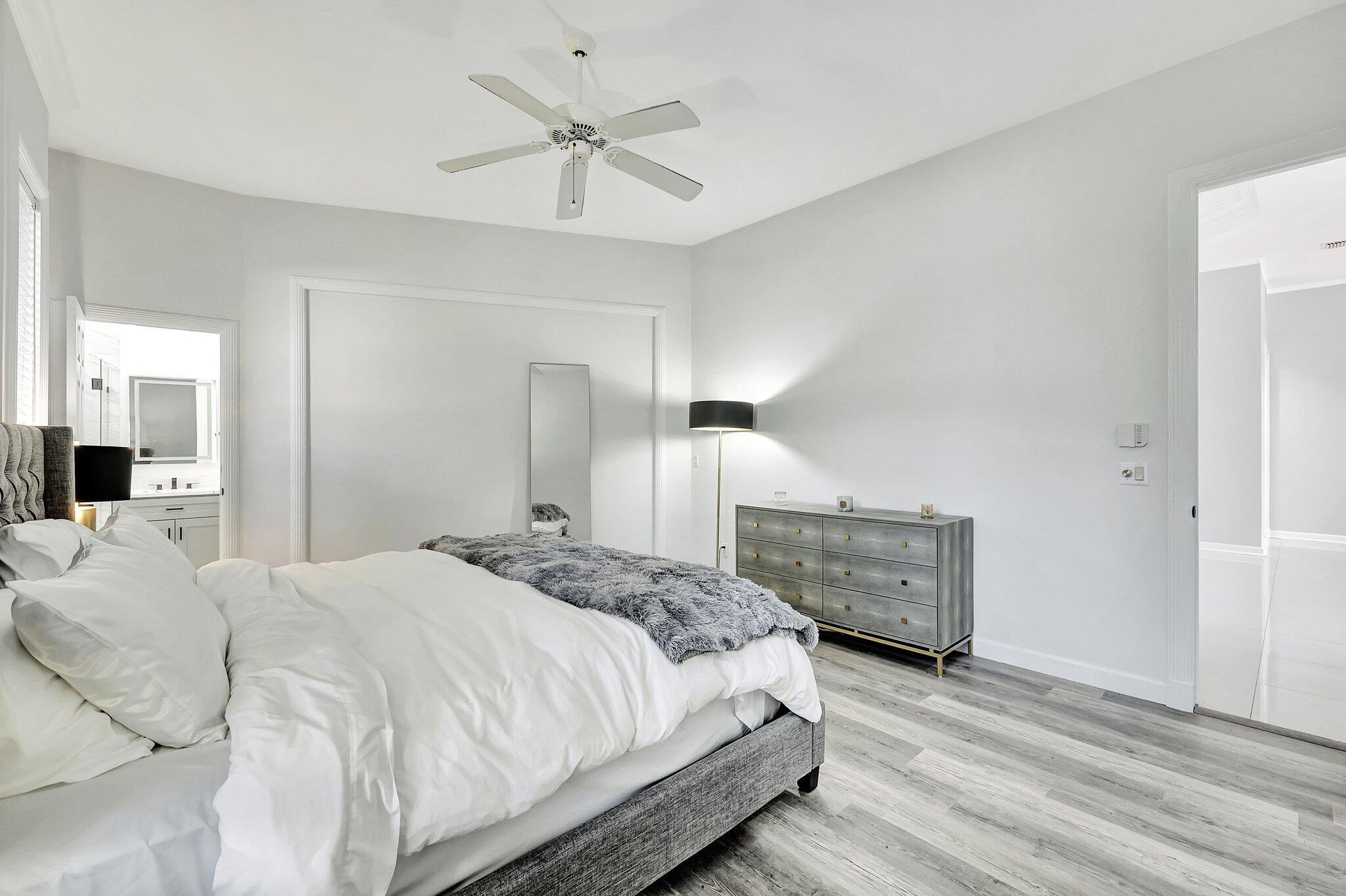 COUNTRY CLUB POINTE - Residential