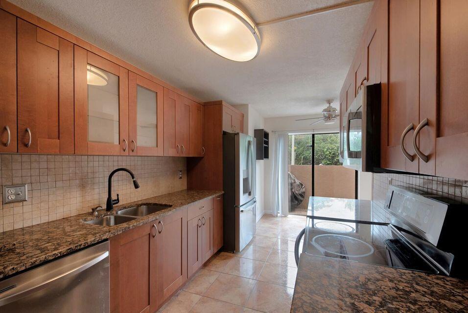 CENTURA PARC - Residential Lease