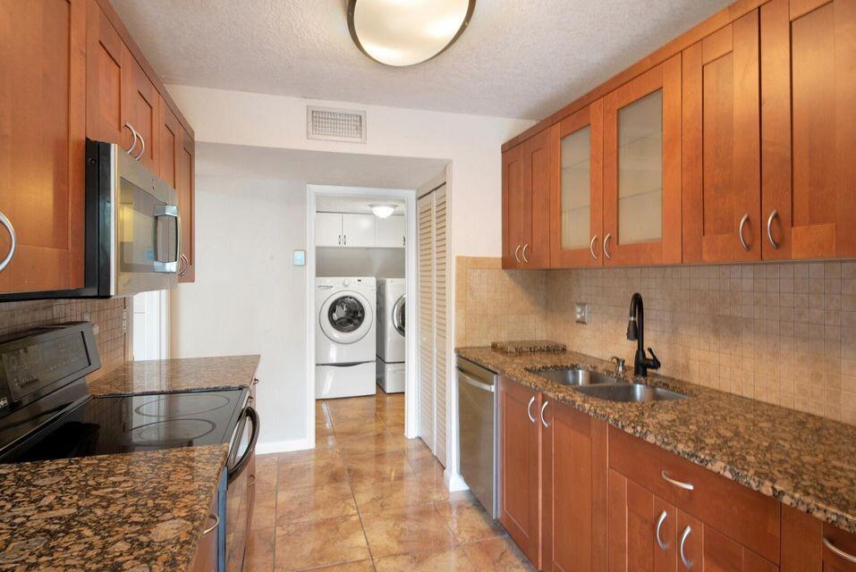 CENTURA PARC - Residential Lease