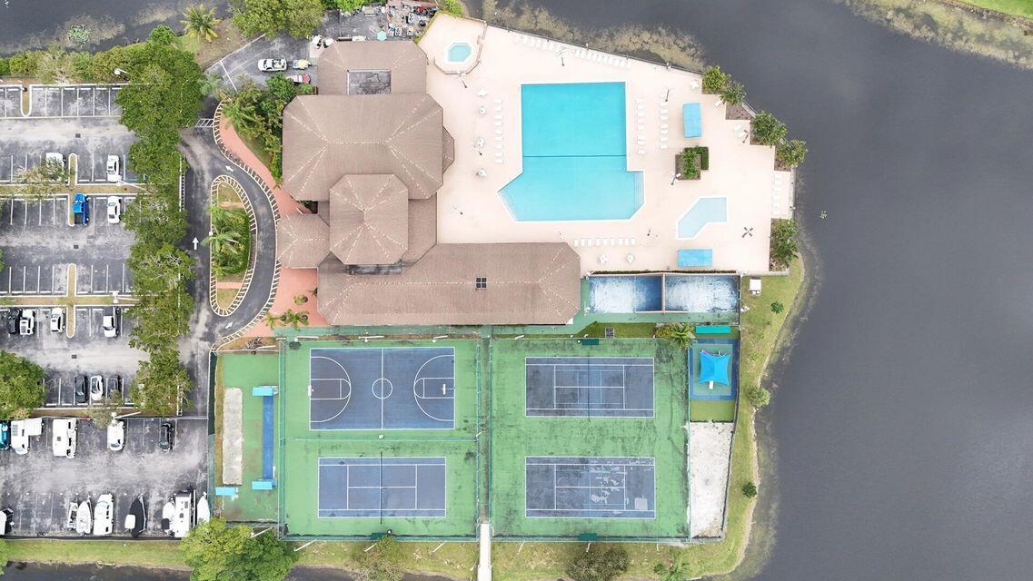 CENTURA PARC - Residential Lease