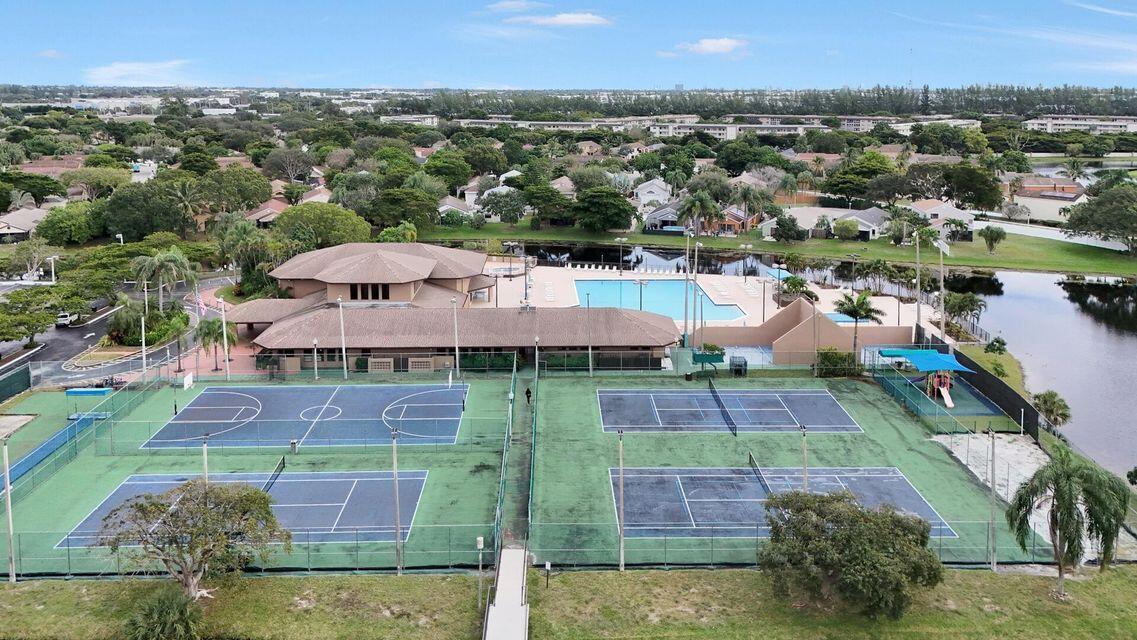 CENTURA PARC - Residential Lease