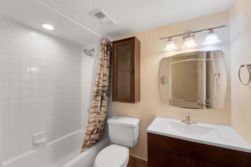 CENTURA PARC - Residential Lease