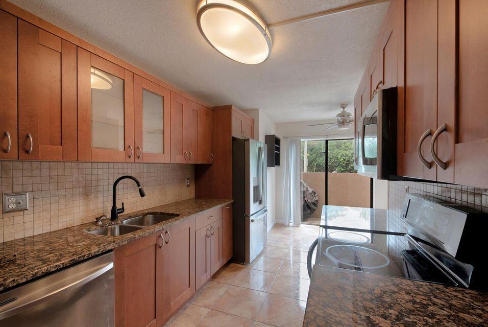 CENTURA PARC - Residential Lease